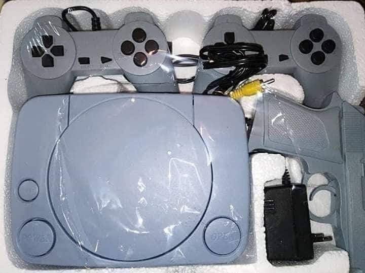 Retro 8-bitna konzola sa pištoljem i ugrađenim igrama - zabava iz osamdesetih u vašem domu