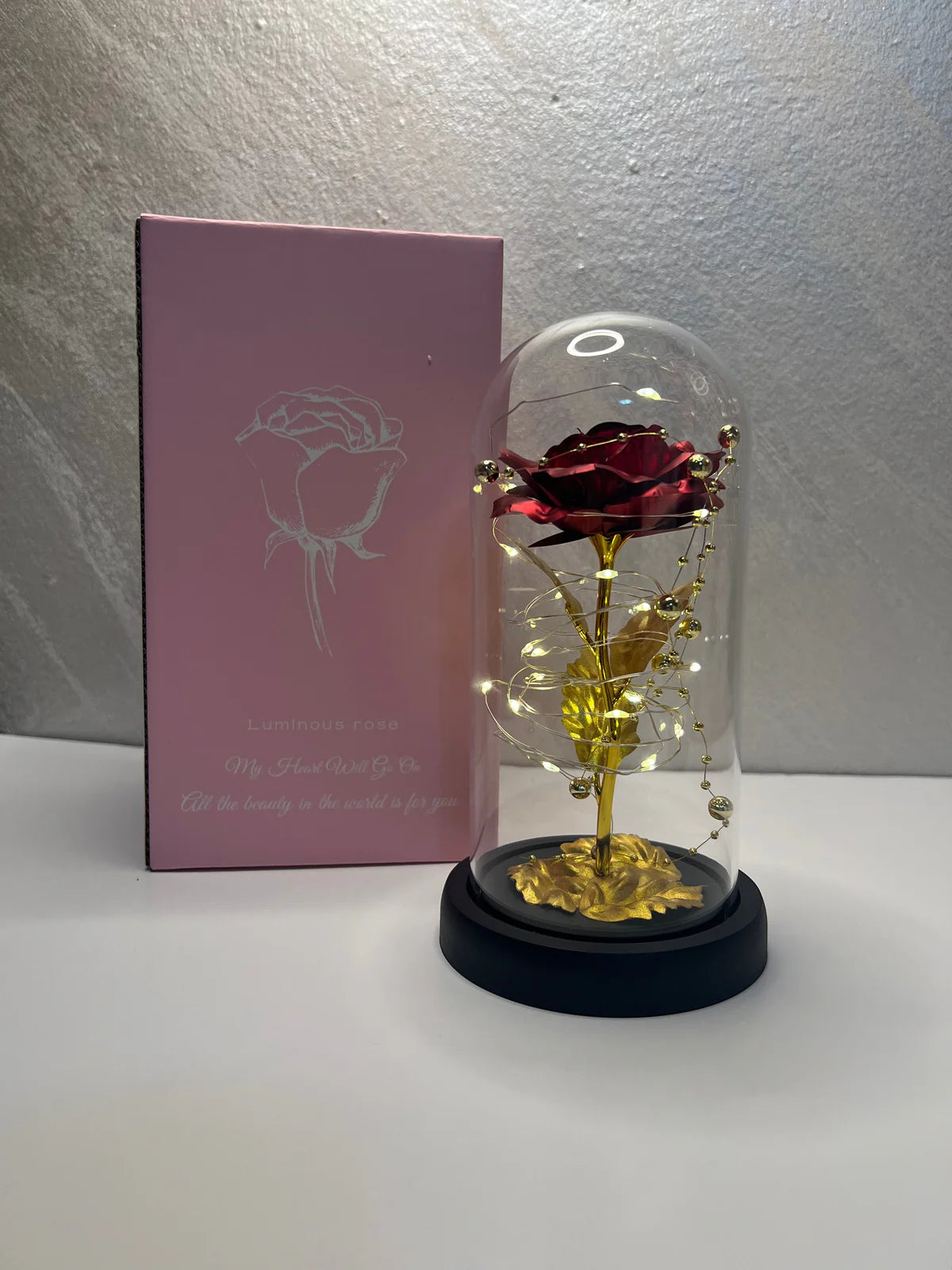Zlatna svetleća ruža u staklenom zvonu - romantični poklon za svaku priliku