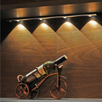 Prenosiva LED lampa sa senzorom pokreta